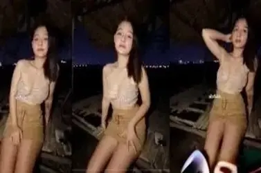 Bokep Cewek Cantik Indo Diajak Ngewe Di Gubuk Malam Hari Brutal HD